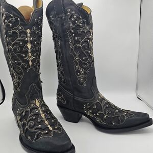 Cherokee Black and Gold Embroidered Heeled Boots